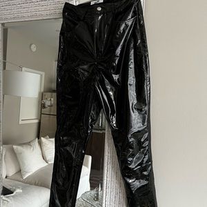 Patent leather skinny pants